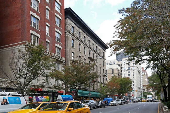Building Photo - 2451-2459 Broadway