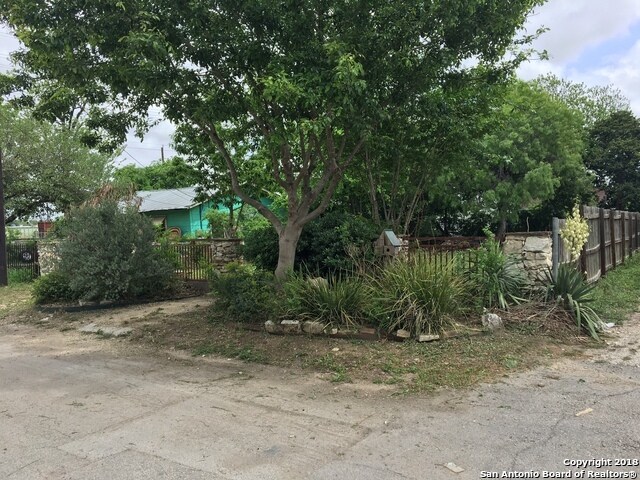 Foto del edificio - 622 Muncey-