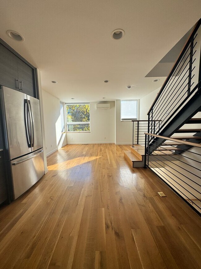 Foto del edificio - Elevate your living experience with this i...