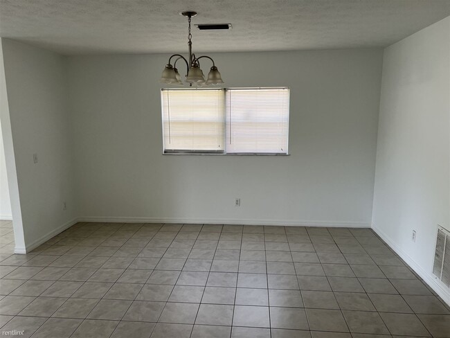 Building Photo - 4 br, 2 bath House - 415 Taurus Lane