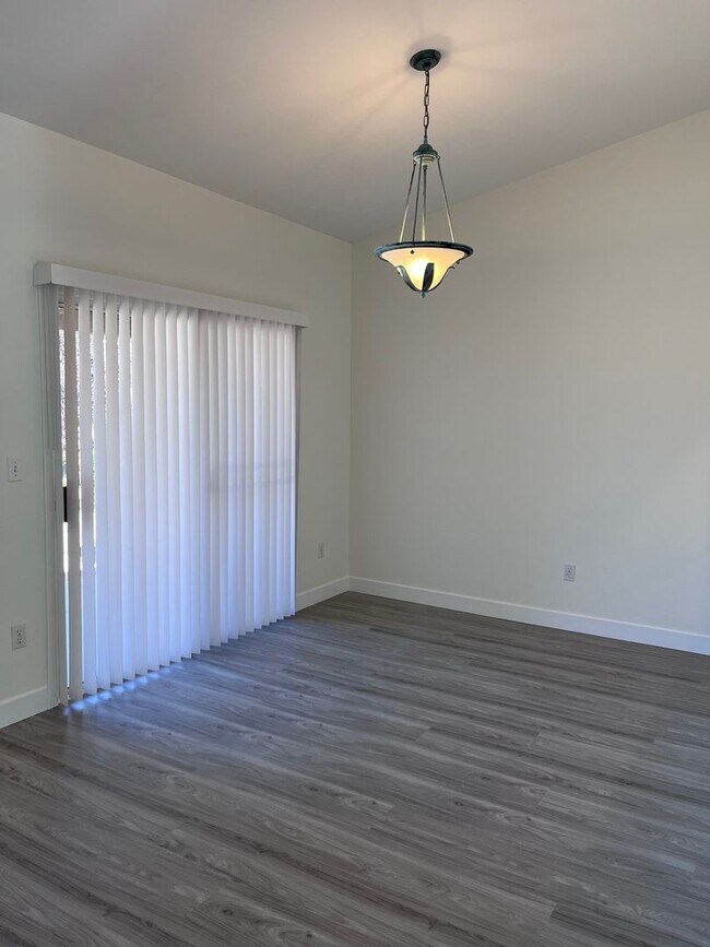 Building Photo - Sun City Summerlin - Remodeled Town-home