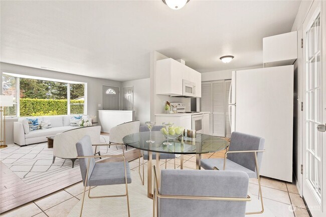 Foto del edificio - CLICK "REQUEST A TOUR" NOW!