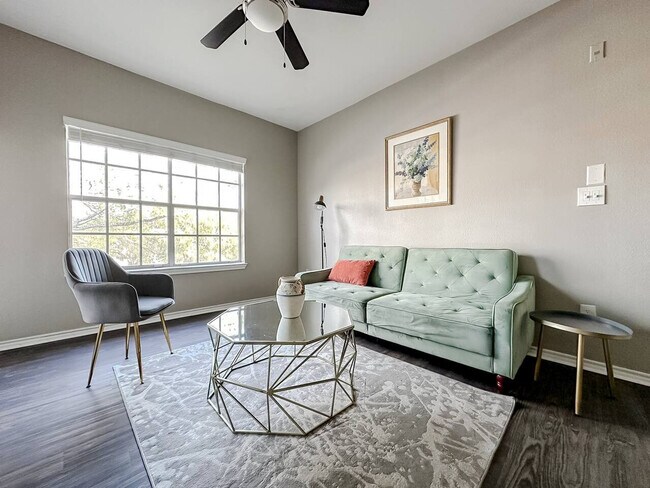 Foto del edificio - 6225 Saratoga Blvd