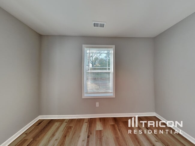 Building Photo - 105 Hockey Puck Wy