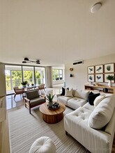 Building Photo - 3960 Oaks Clubhouse Dr