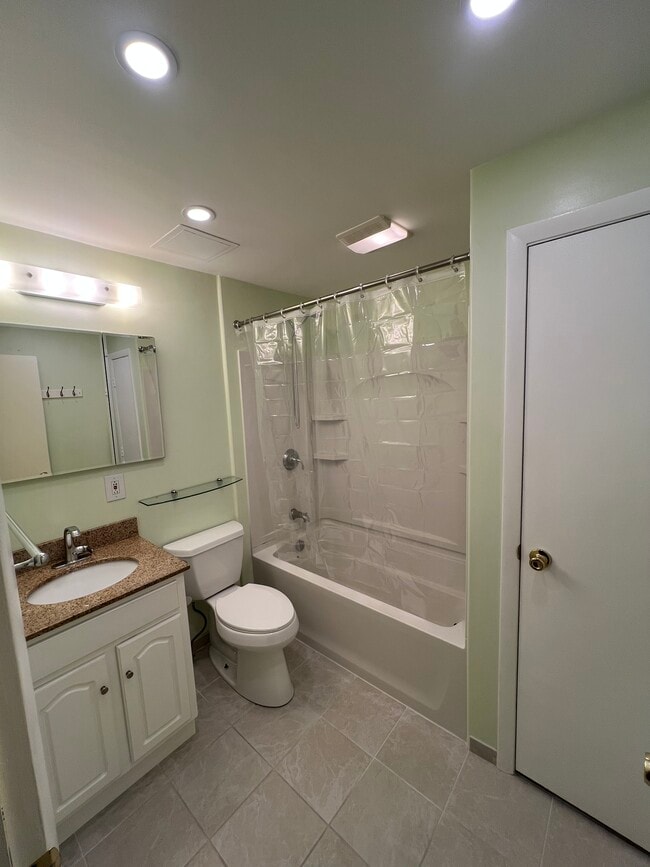 Foto del edificio - 134 Mammoth Rd