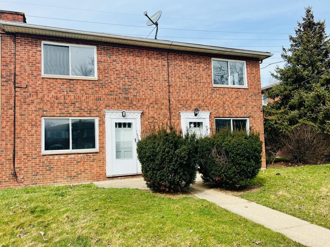 Primary Photo - 5970 Glenway Dr