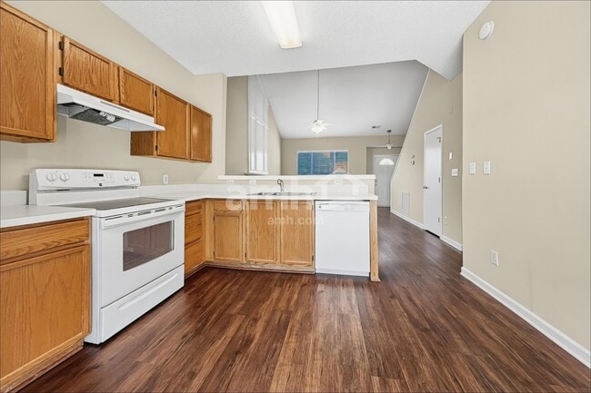 Building Photo - 116 N Honey Springs Ave
