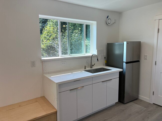 Foto del edificio - 1027 Sturgus Ave S