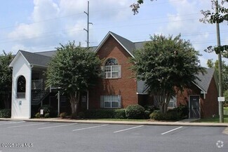 Building Photo - 4004 Whitebridge Dr