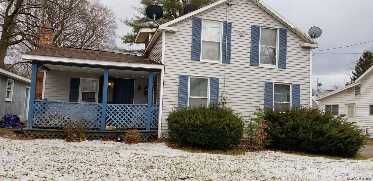 Building Photo - 46 Hoosick St