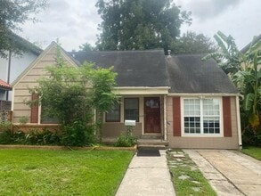 Building Photo - 4425 Ione St
