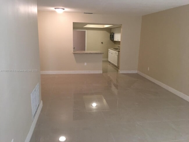 Foto del edificio - 19134 NW 2nd Ct