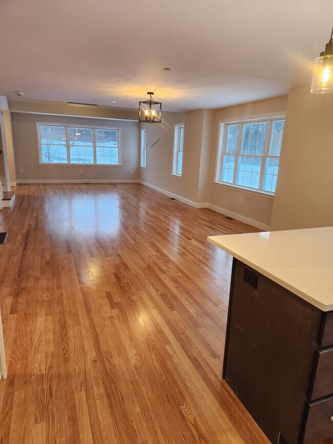 Building Photo - 30 Aspen Dr