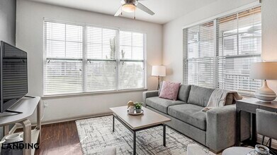 Building Photo - 20290 Park Lake View Dr