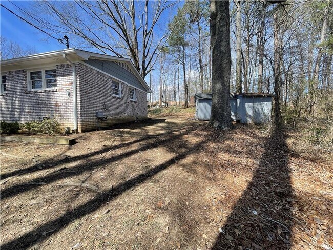 Building Photo - 110 Rosewood Dr