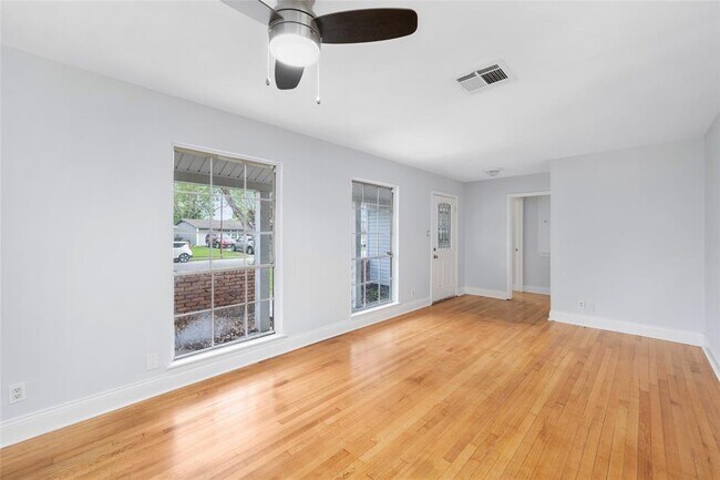 Foto del edificio - 6717 Sharpcrest St