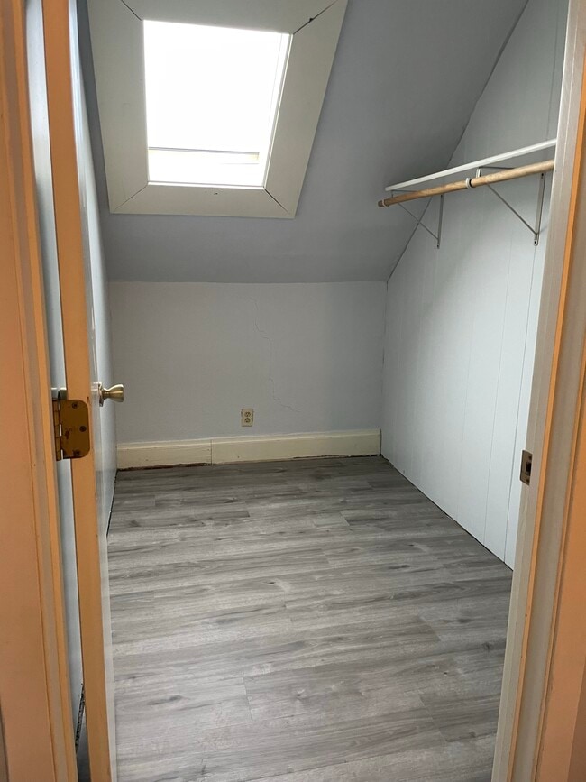 closet - 217 N 3rd St