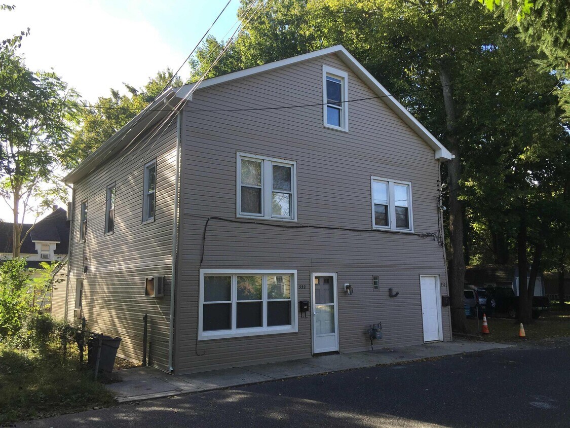 332 7th Terrace Unit 332, Egg Harbor City, NJ 08215 Room for Rent in