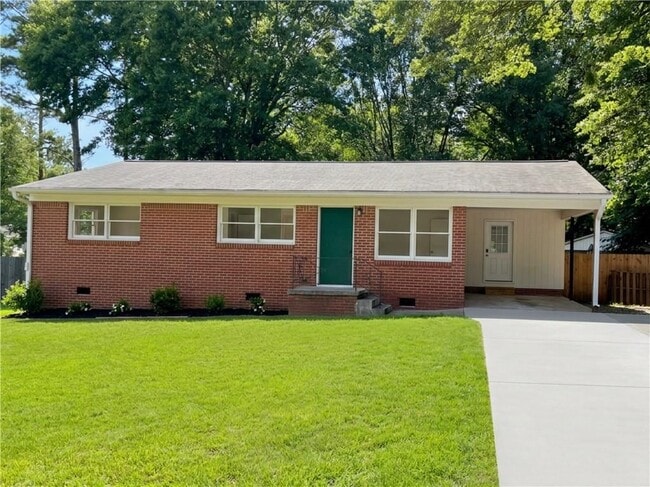 Building Photo - 2560 Walton Way SW