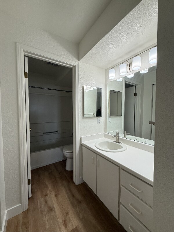 Building Photo - 535 Pierce St