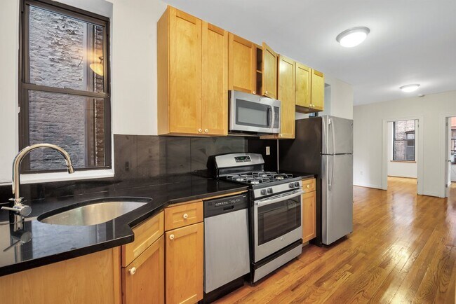 Foto del edificio - 358 W 45th St