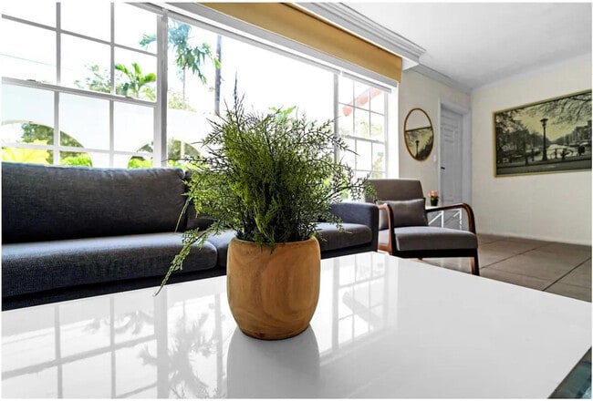 Foto del edificio - 2727 SW 22nd Ave