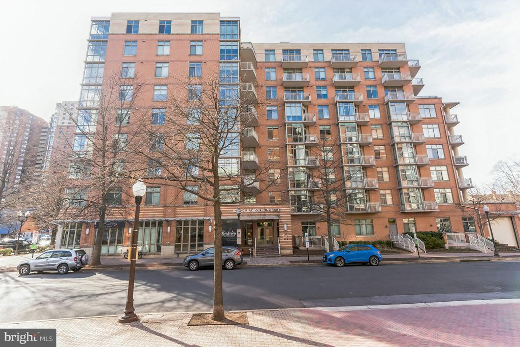 Primary Photo - 1000 N Randolph St