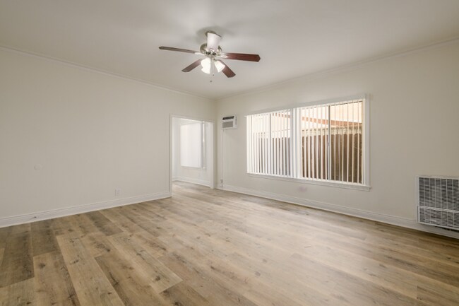 Foto del edificio - 1317 N Bronson Ave