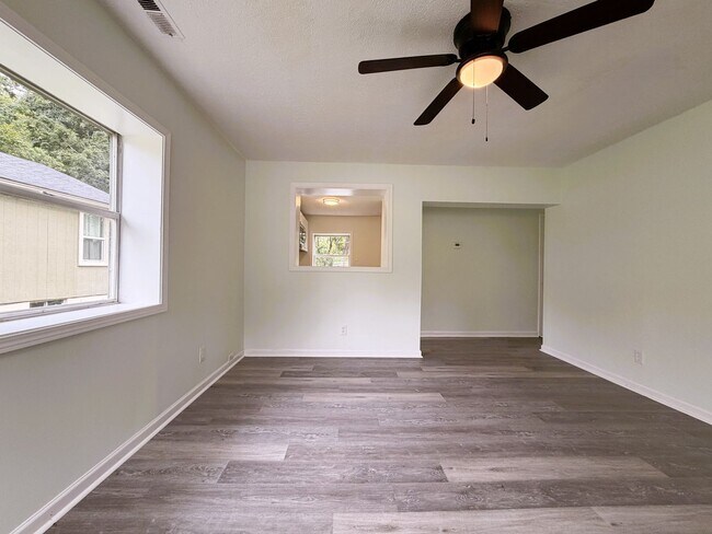 Foto del edificio - Cozy, Convenient & Completely Renovated in Corydon