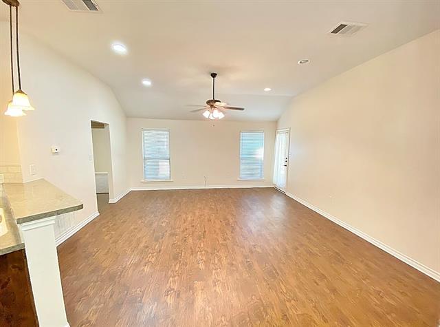 Foto del edificio - 132 Hedgerow Ln