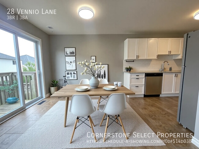 Building Photo - Upper Mountain Semi!