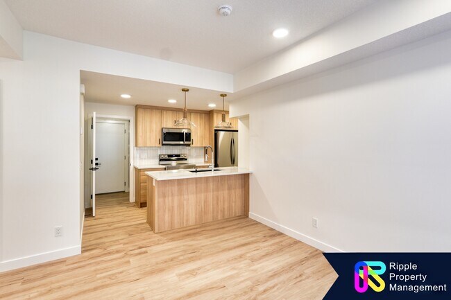 Building Photo - 562 Seton Cir SE