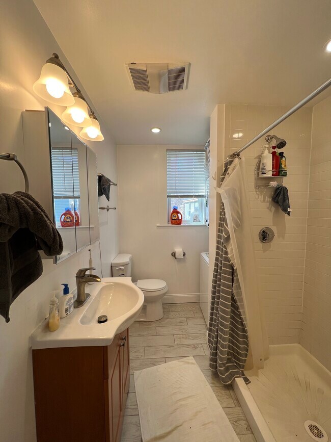 Foto del edificio - 176 Elm St