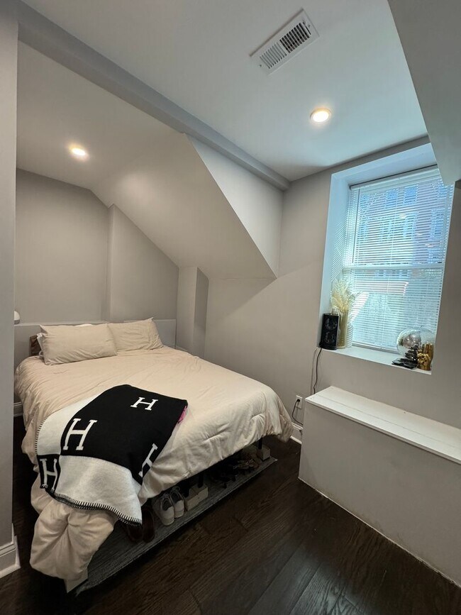 Foto del edificio - 4bed/2 bath in Brookline