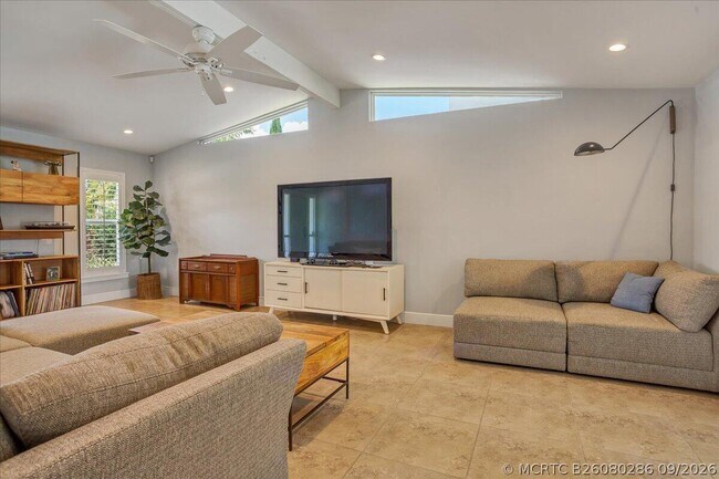 Foto del edificio - 1110 SW 15th St