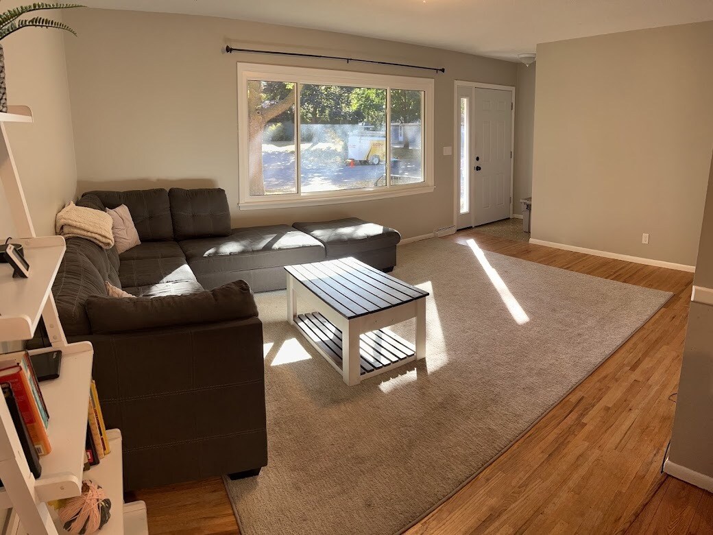 10930 JOHNSON AVE S, BLOOMINGTON, MN 55437 House Rental in