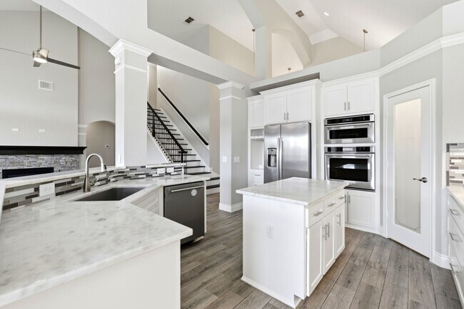 Building Photo - 6231 Presidio Canyon Dr