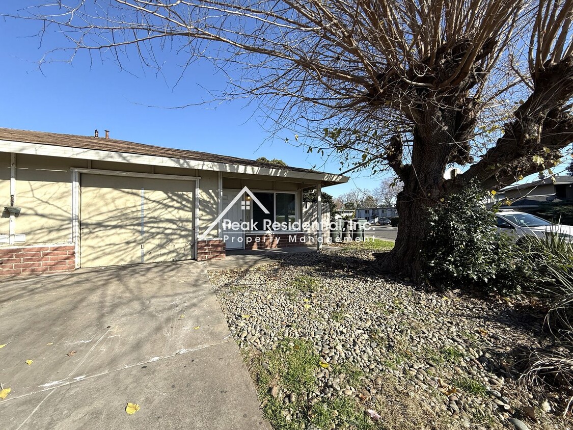 Foto principal - Very Nice 2bd/1ba Rancho Cordova Duplex