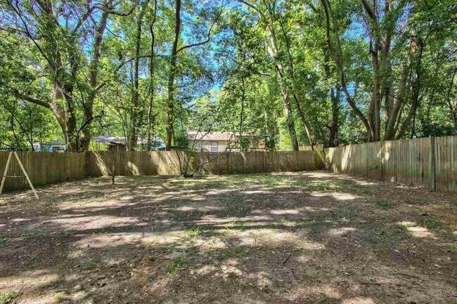 Building Photo - 408 E Magnolia Dr