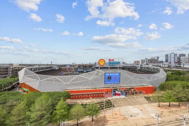 Photo - 505 Bastrop St Apartment