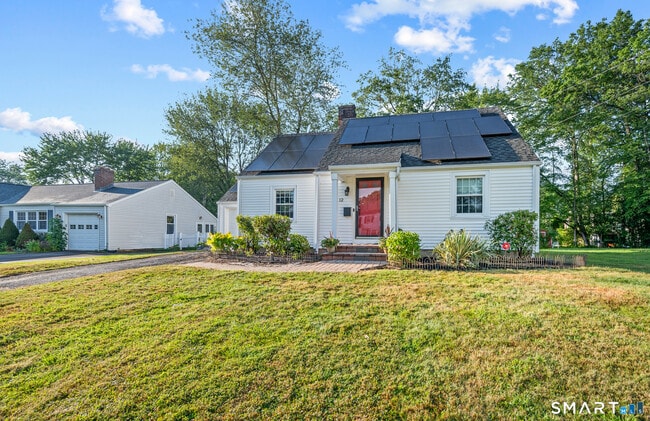 Building Photo - 12 Iroquois Rd