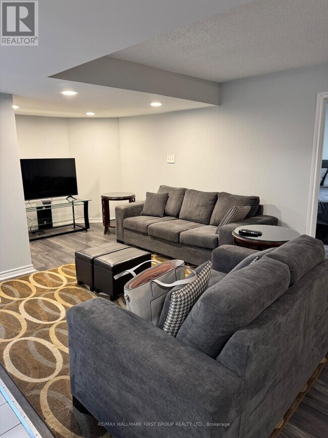 Photo du bâtiment - 1385 Ferncliff Cir