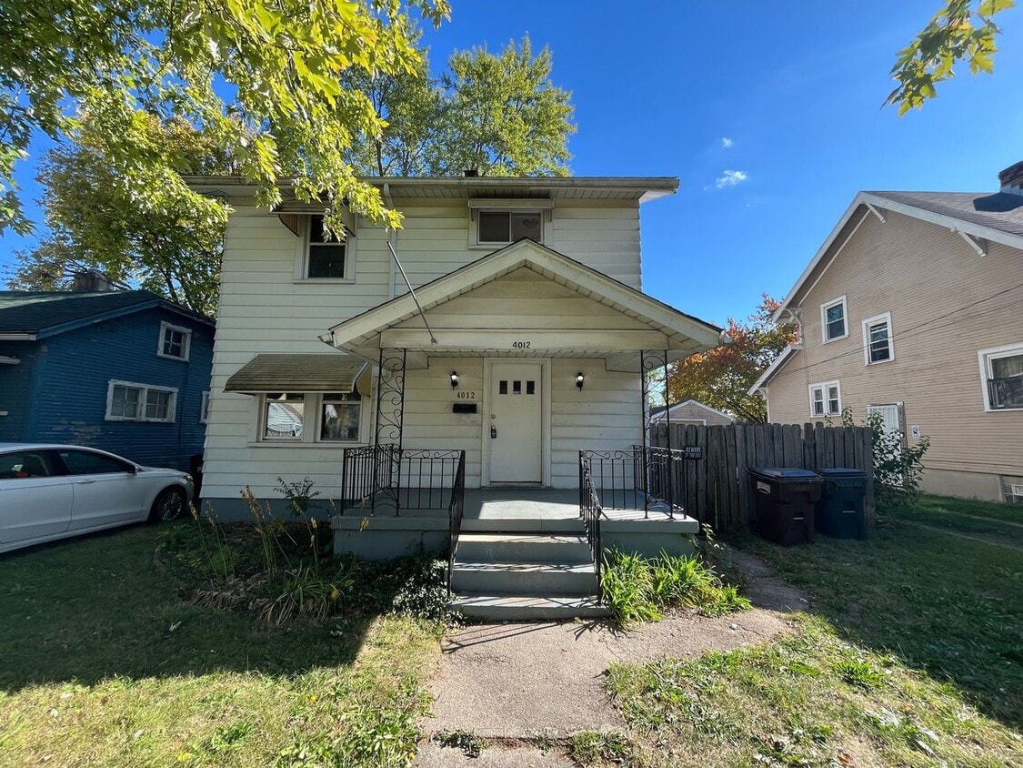 Primary Photo - 4012 Old Riverside Dr