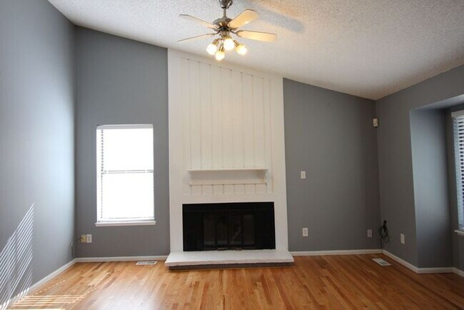 Building Photo - Great SW home in Fort Collins