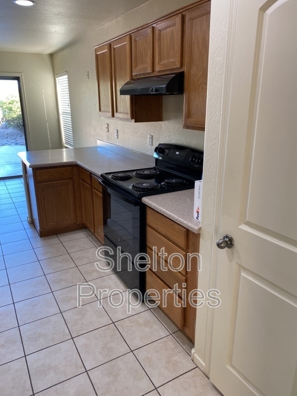 Building Photo - 25184 W Cranston Ln
