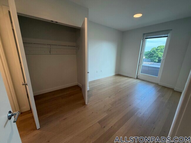 Foto del edificio - 55 Brighton Ave