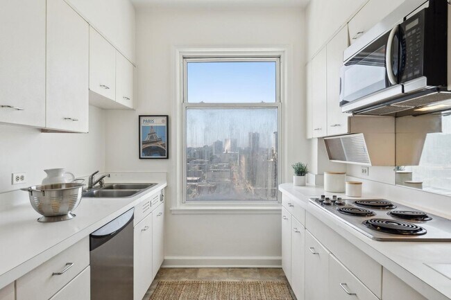 Foto del edificio - 631 O'Farrell St