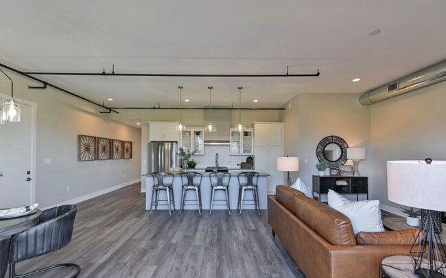 Foto del edificio - Colston Park Residential Lofts!