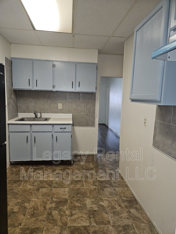 Building Photo - 424 S Poplar St